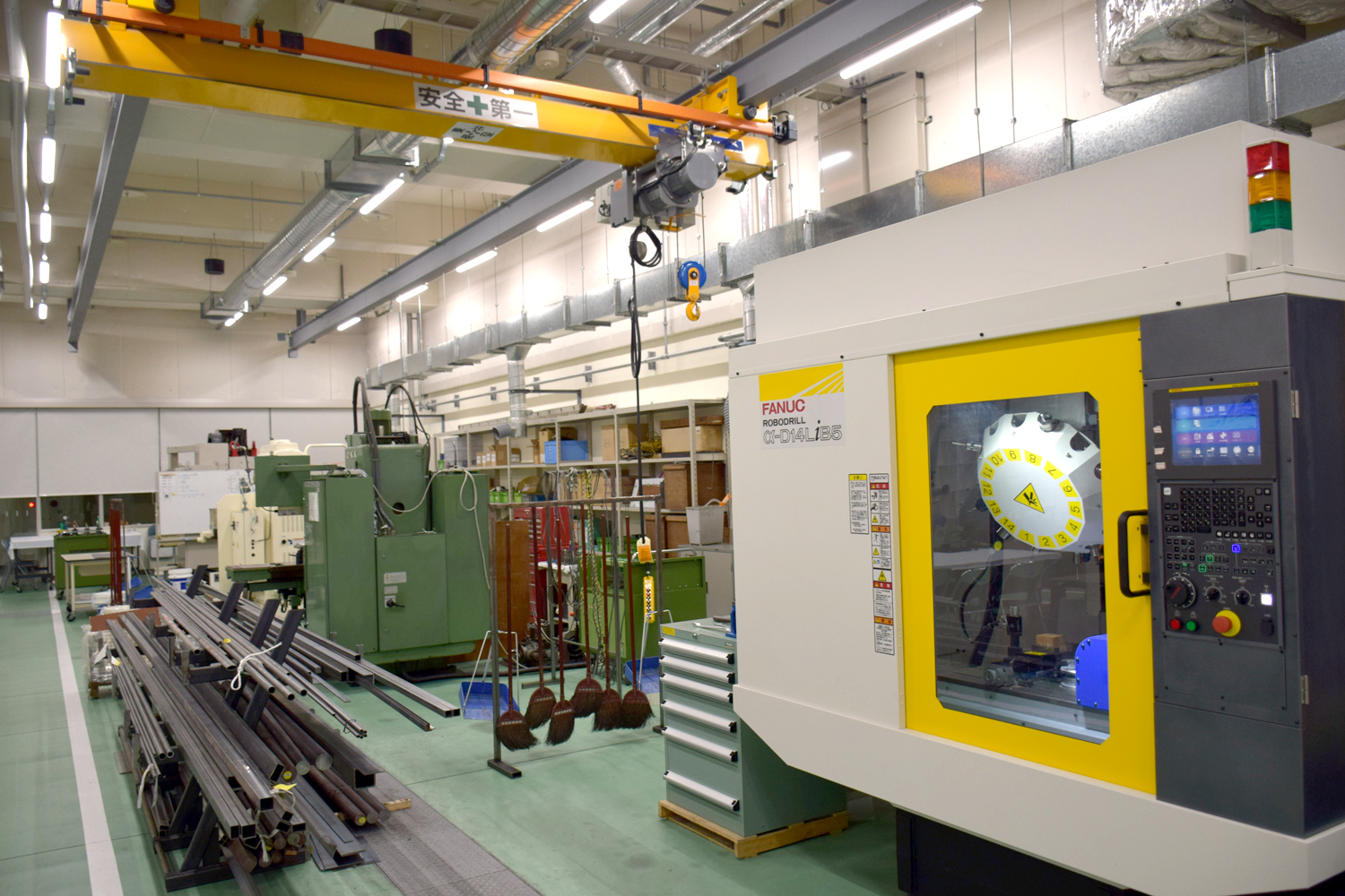 情報理工学部情報理工学科｜学科施設紹介｜サイエンスドリームラボ